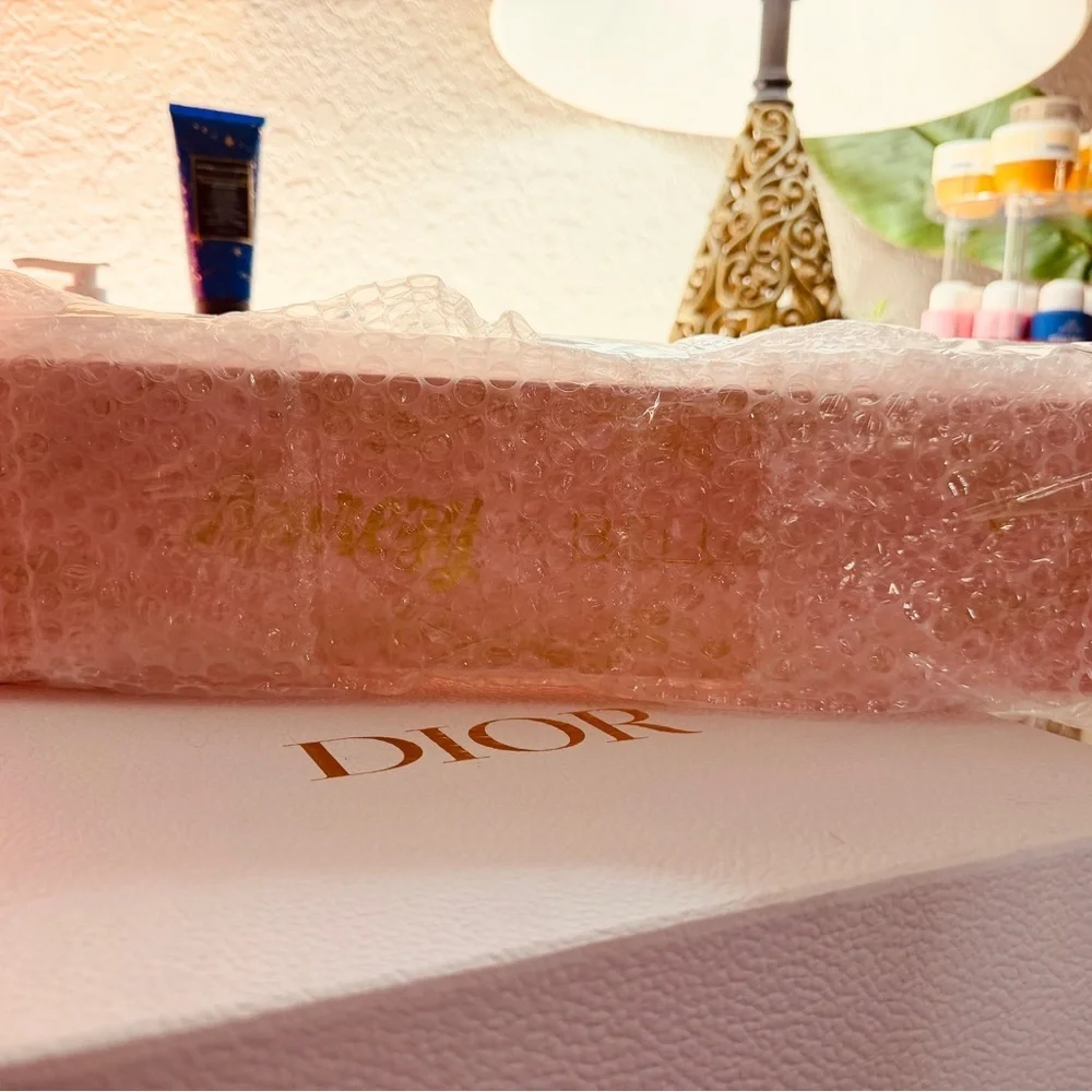 AMREZY x BELLAMI Limited Edition Pink Professional Flat Iron — NEW, SEALED 💕